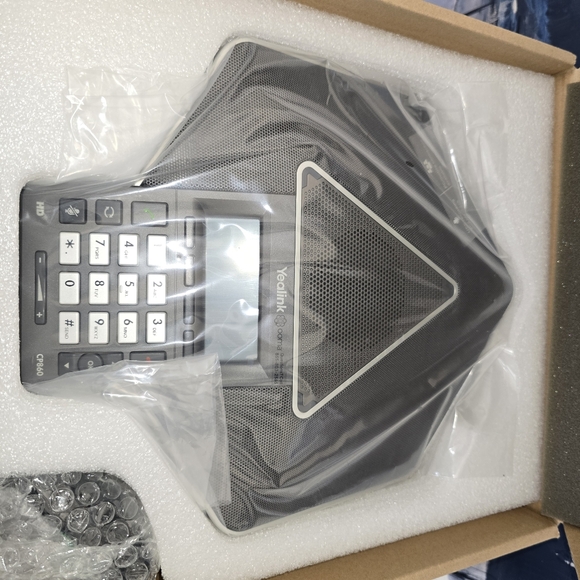 NEW Yealink CP860 IP 5way Conference Phone HD Voice Power over Ethernet - Picture 2 of 3